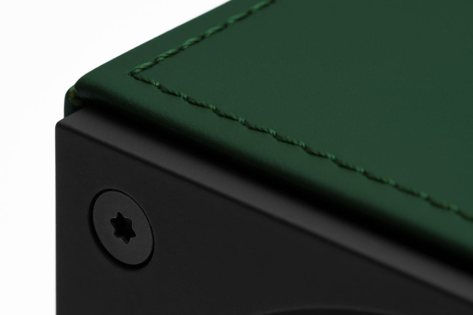 SwissKubik : remontoir montre design en cuir vert