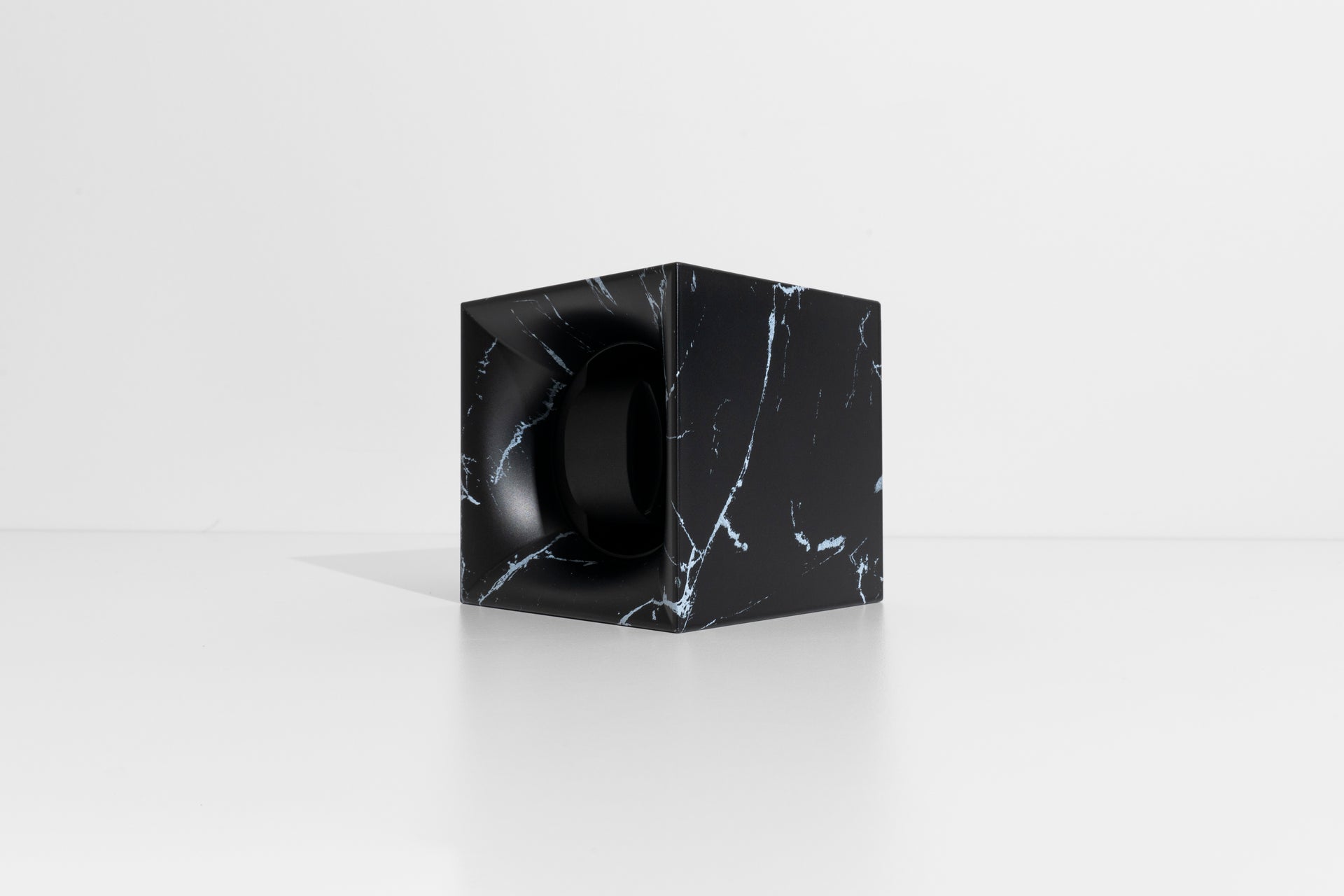 SwissKubik Metamorphik Carrare : remontoir montre automatique noir