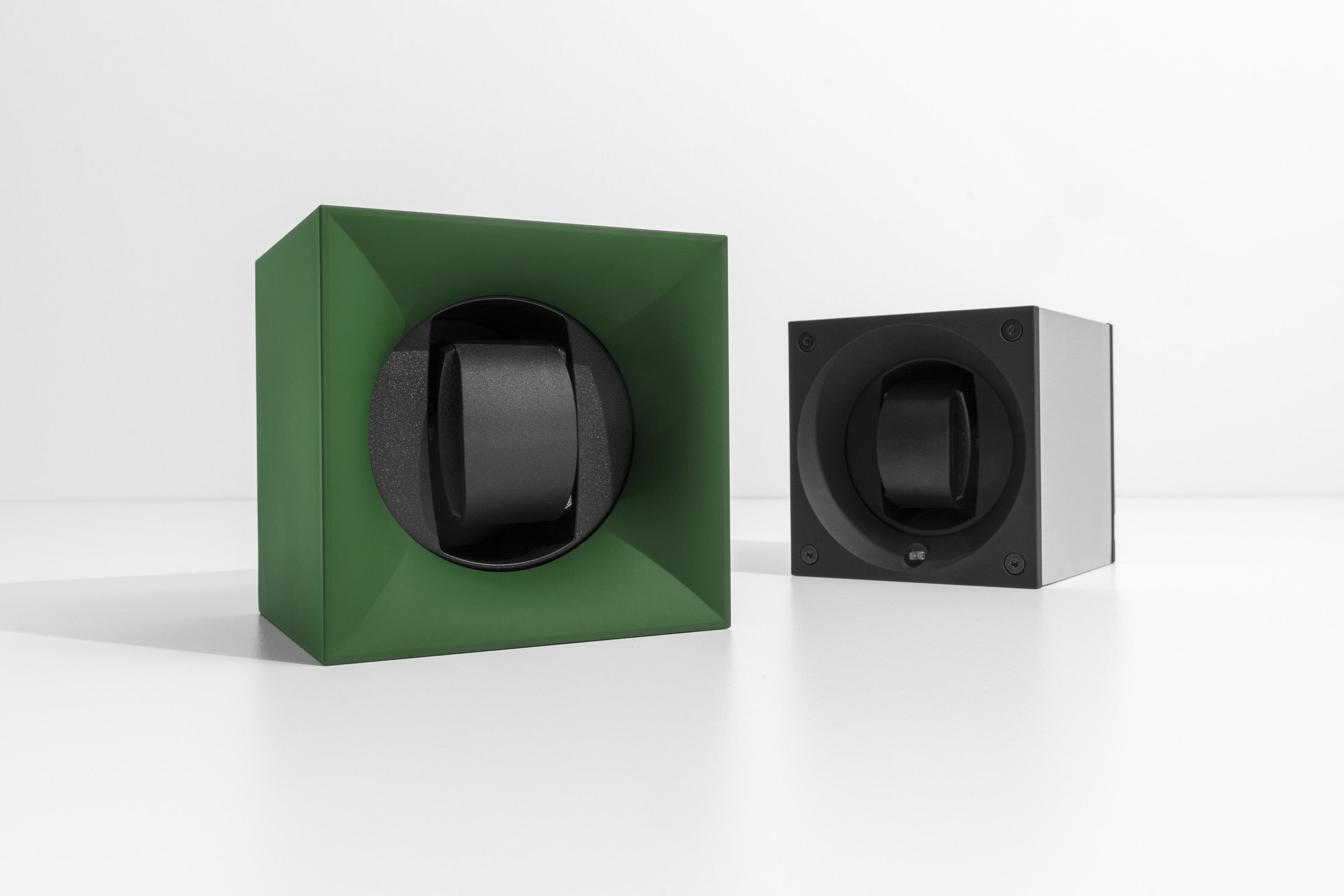 Which Watch Winder to Choose: Startbox or Masterbox | SwissKubik