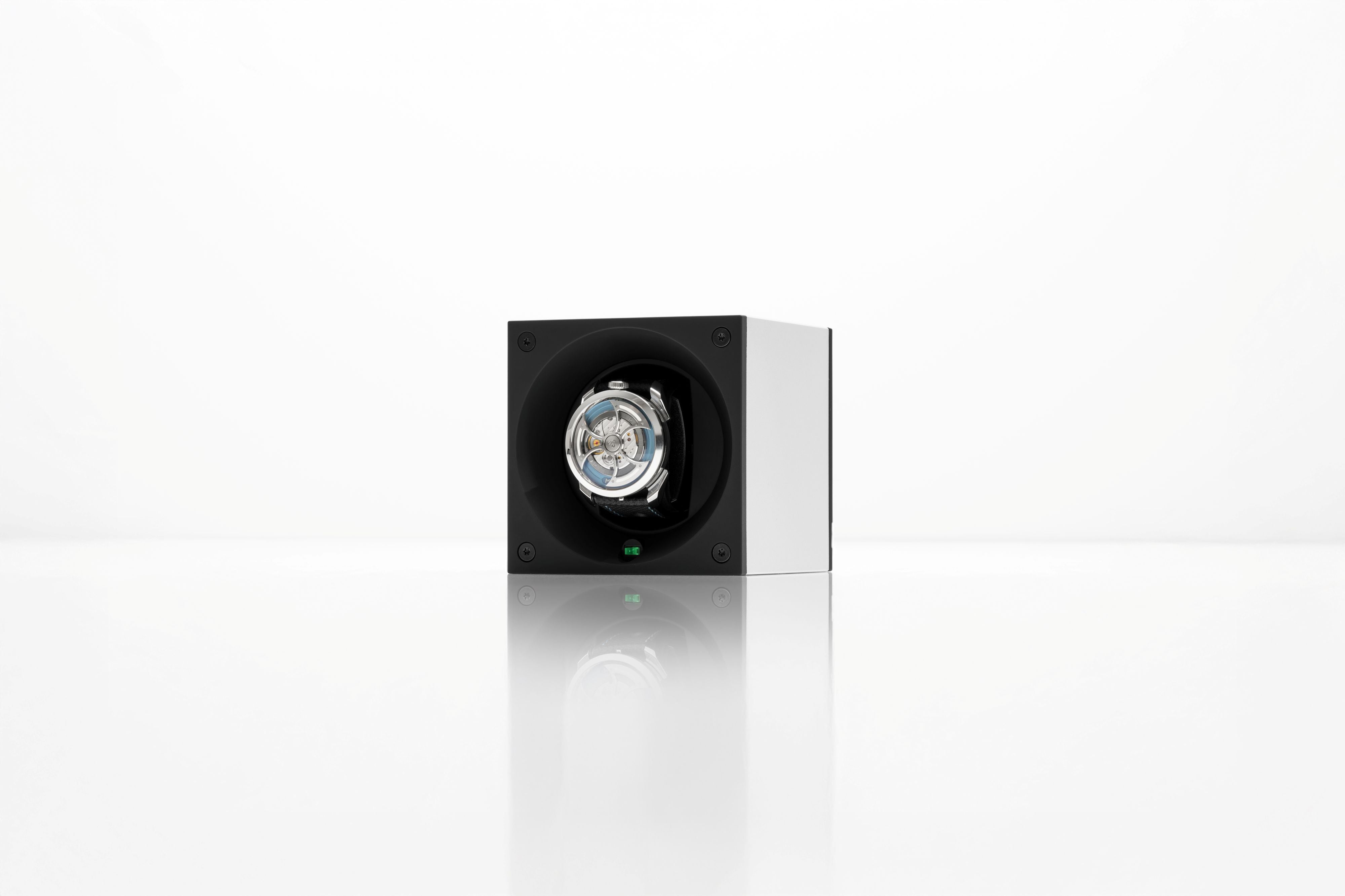 Comment Remonter une Montre Automatique : Guide Pratique - SwissKubik